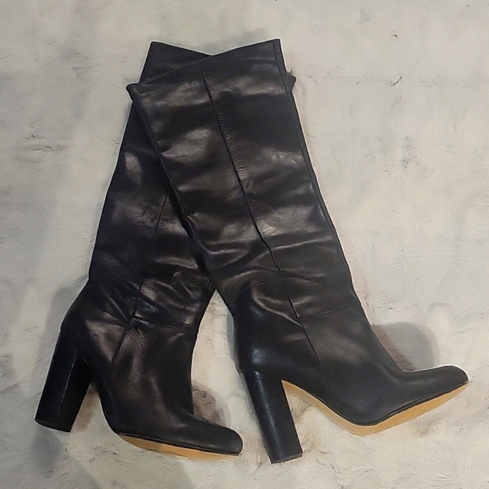 Amazing black leather boots knee high size 7